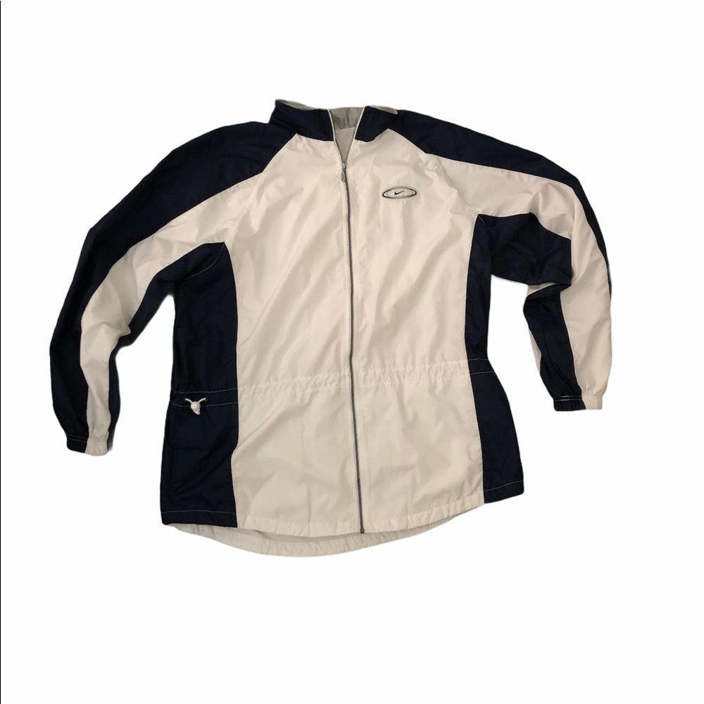 2000s Nike windbreaker in great condition.